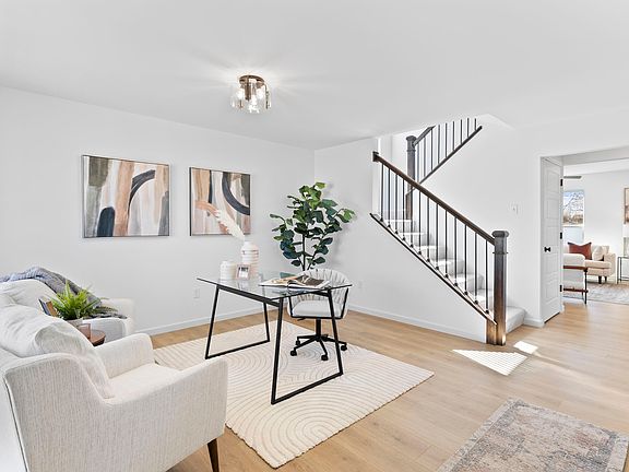 2nd image of 160 Bell Blvd