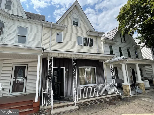 26 N Maple St, Mount Carmel, PA 17851