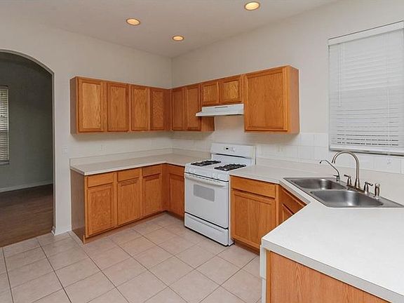 5th image of 10501 Chamberlain Ct