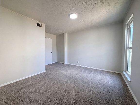 4th image of 535 Amquiwood Ct