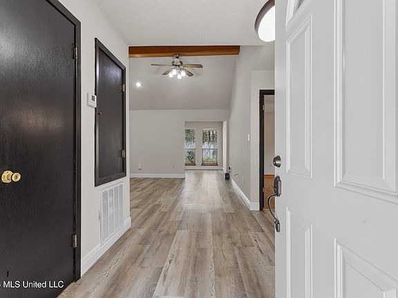 4th image of 6418 Apelehama Rd