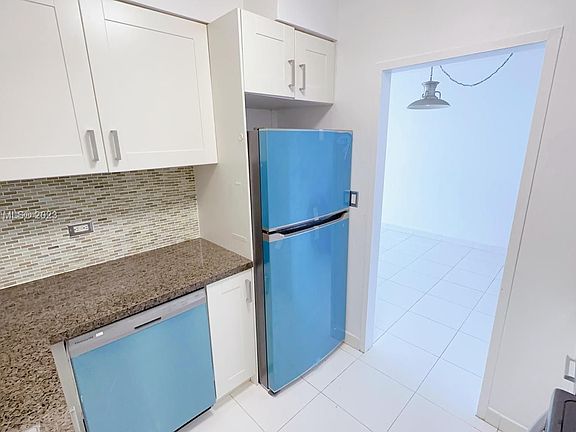3rd image of 7441 Wayne Ave APT 2I