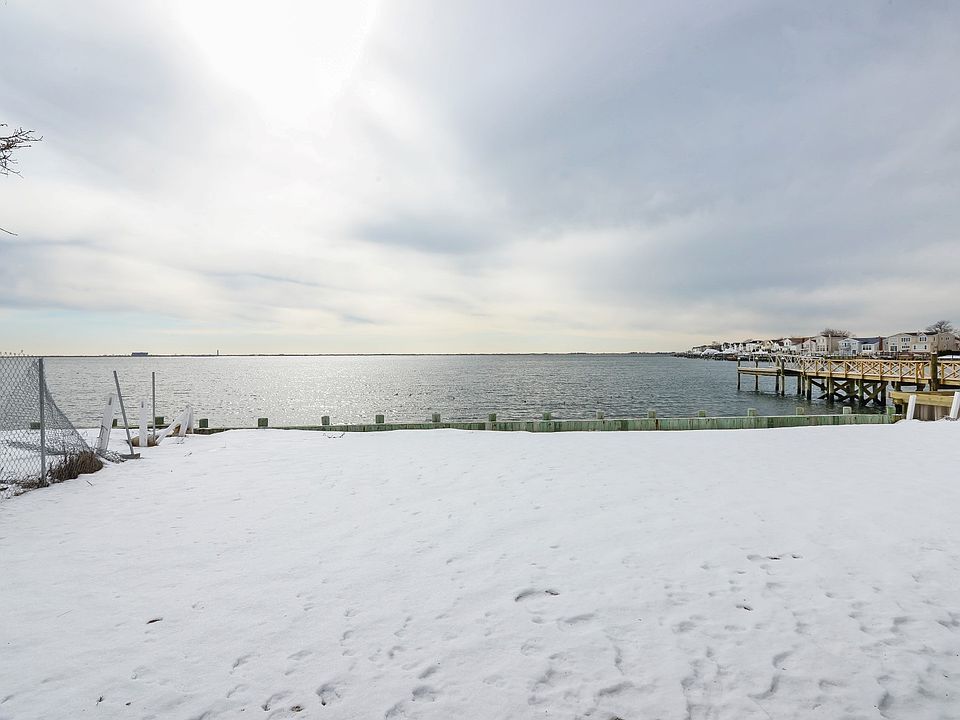 2nd image of 3136 Shore Rd