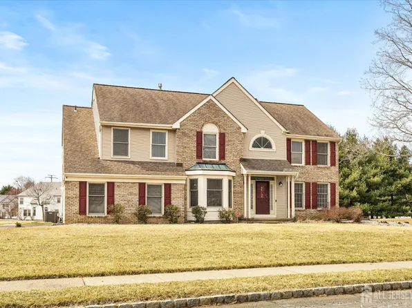 6 Kinglet Dr, Cranbury, NJ 08512