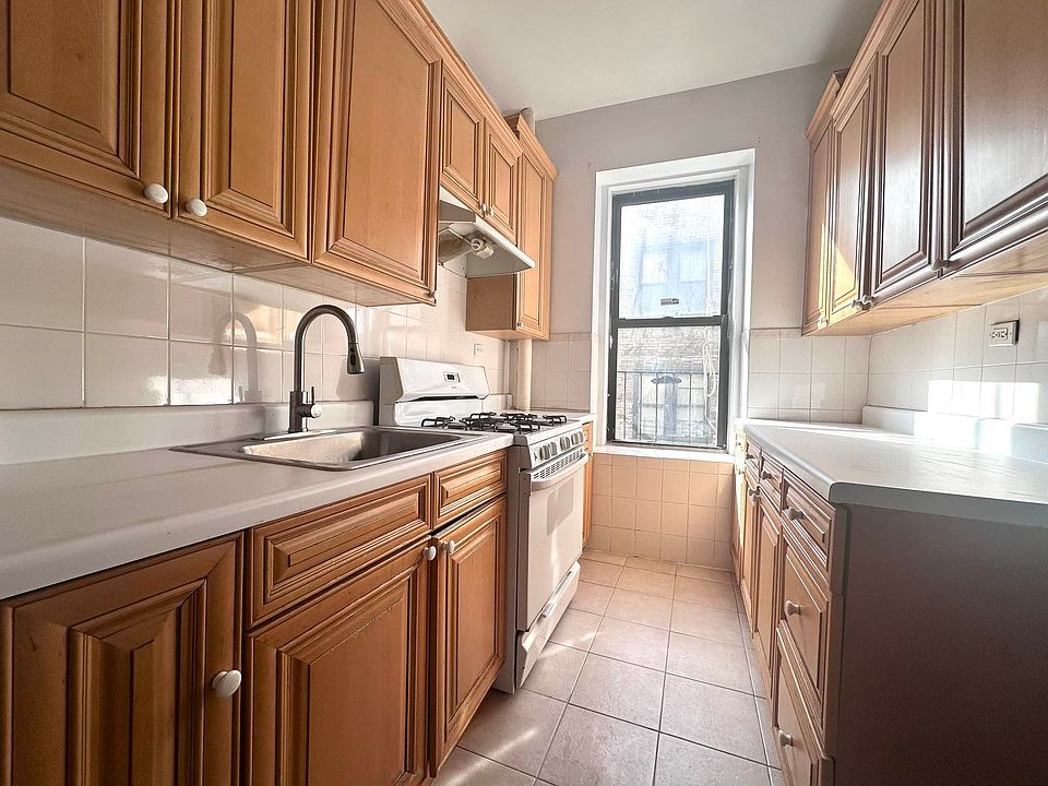 1st image of 92 Pinehurst Ave APT 1A