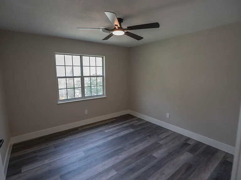 2110 Spikes St — Photo 10