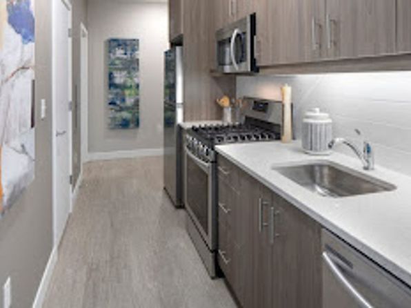 2925 SE Division St #307