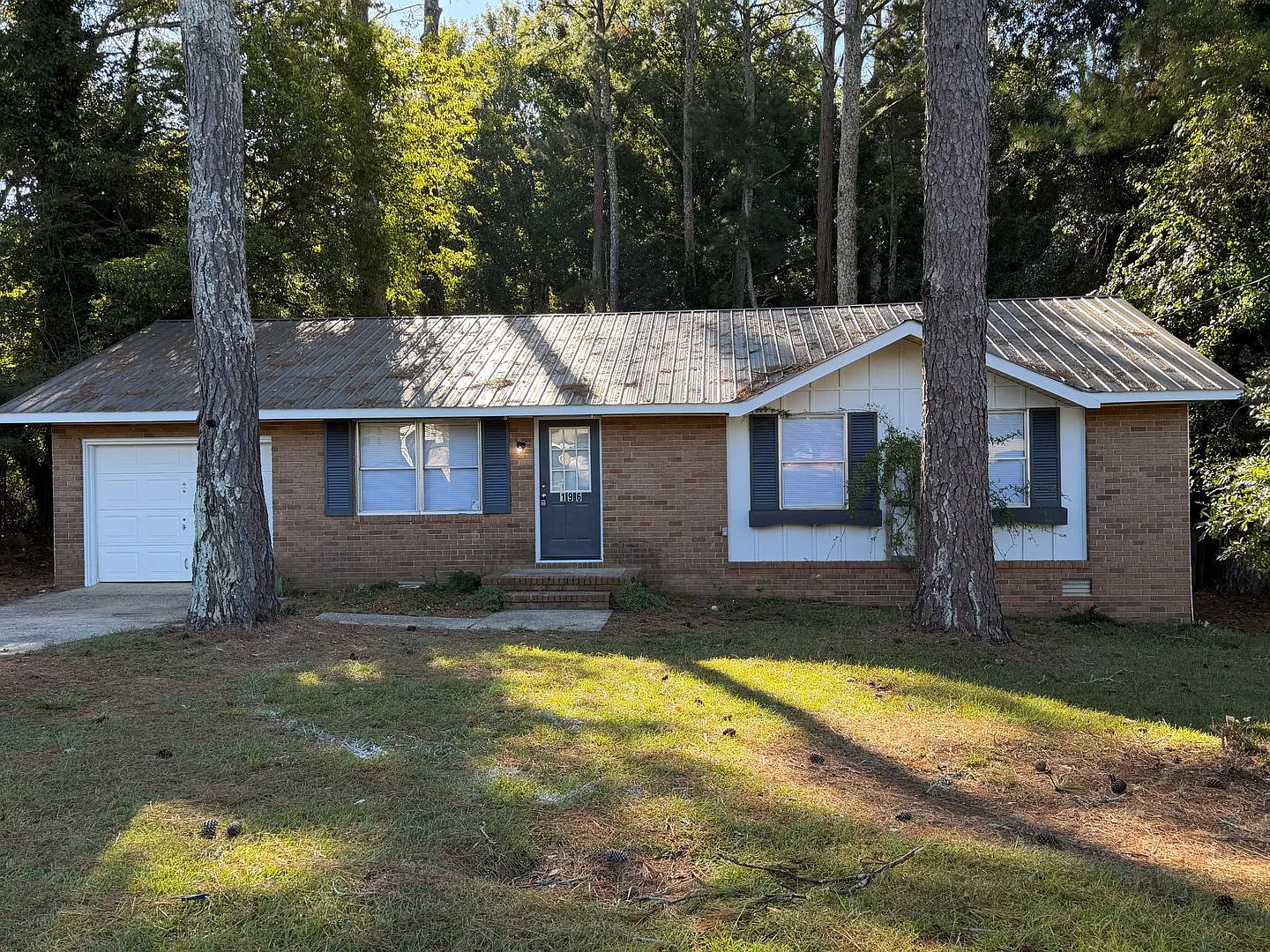 3 Bedroom/1.5 Bath Home on Westside! Available now! — Photo 3