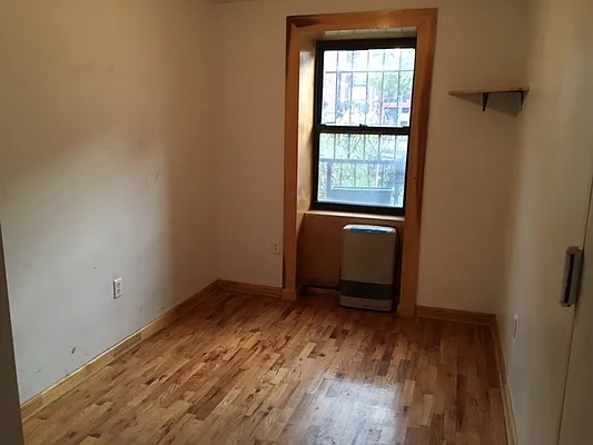 Rented by Premier Metro Realty Corp | media 20