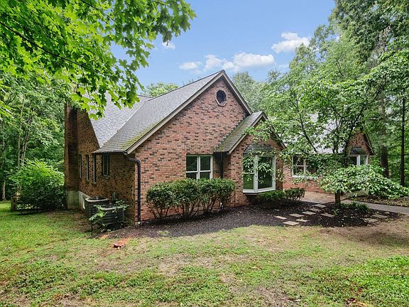 2nd image of 10890 Mockernut Dr