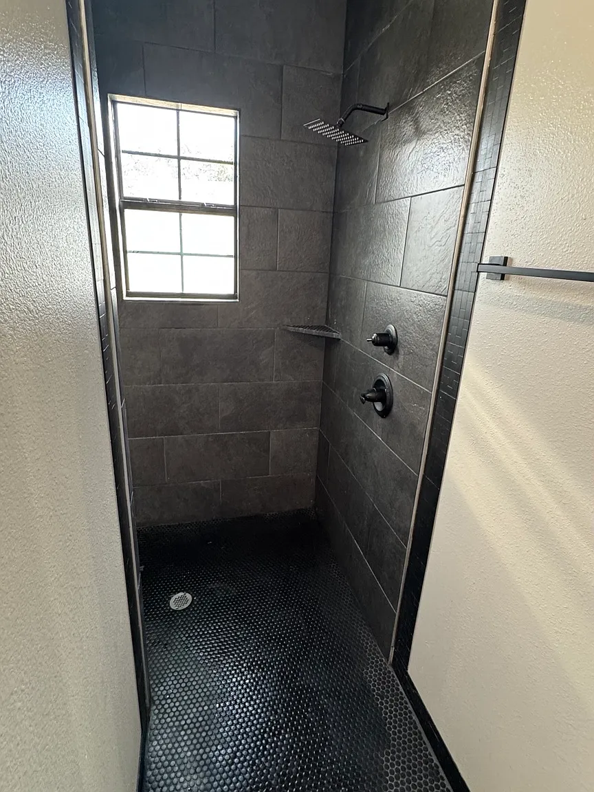2 bed, 988 sqft, $1,699 — Photo 4