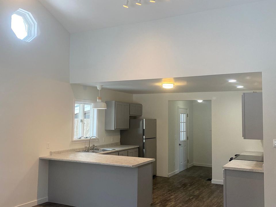 1st image of 12 College Ct #B