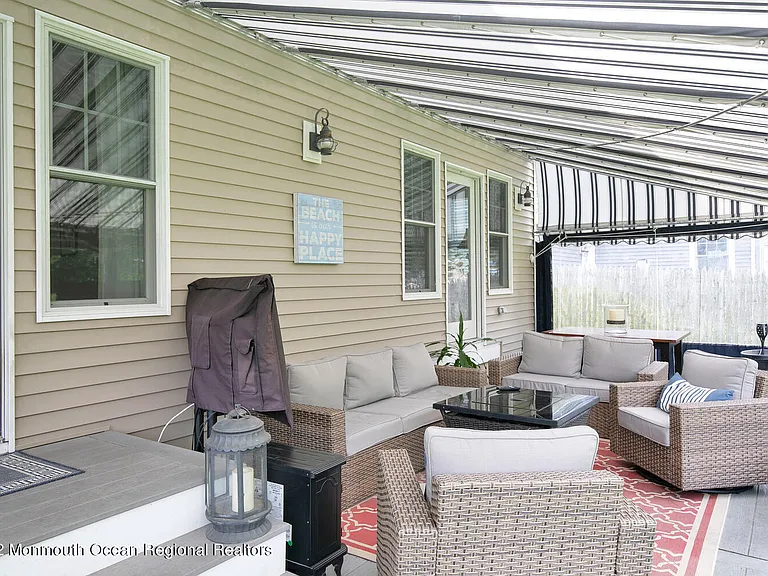 814 Pitney Dr — Photo 19
