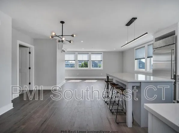 3 Water St, Mystic, CT