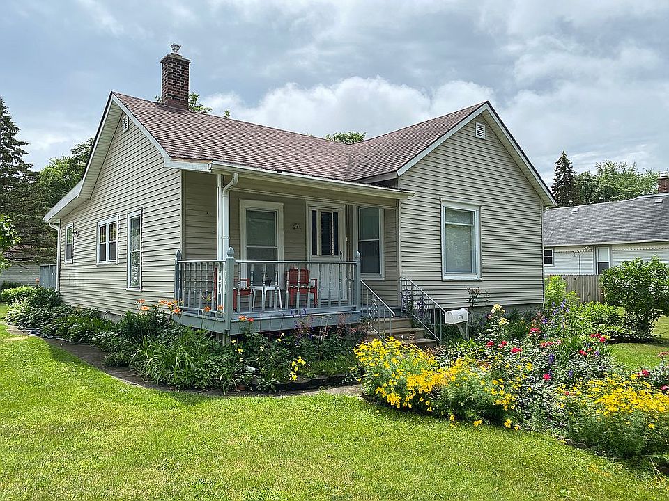 Charming porch, perennials 