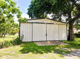 1106 E Harvey Ave, Wellington, KS 67152