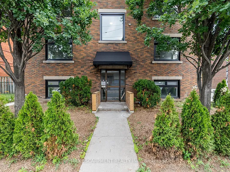 127 Victoria Ave S #6 — Photo 5