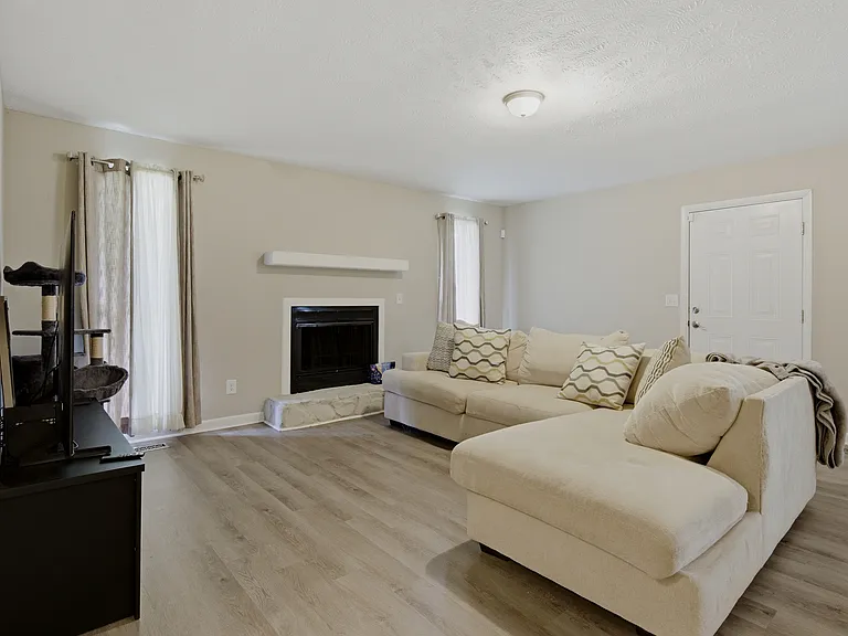 6853 Marlowe Dr — Photo 5
