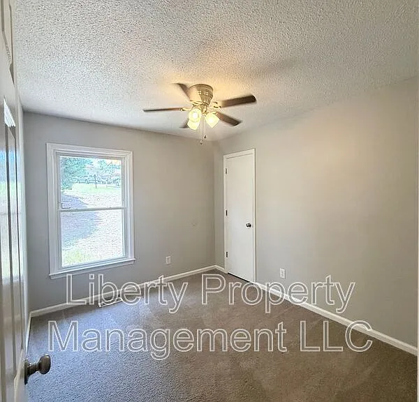 512 Nottingham Dr — Photo 9