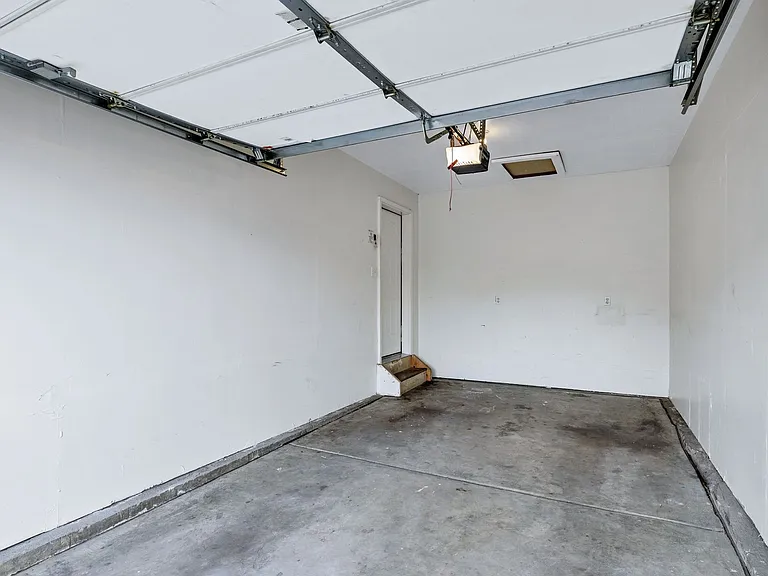 5686 Sunshade Point — Photo 10