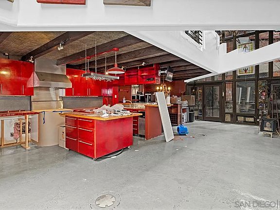 4th image of 843 10th Ave Unit D