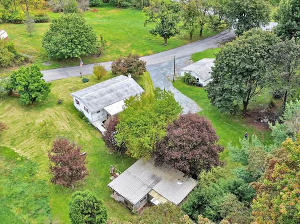 45 N Lake Rd, Pottsville, PA 17901
