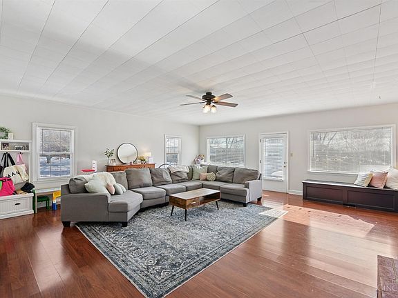 3rd image of 6009 Cleves Warsaw Pike