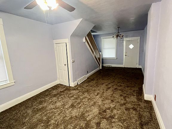 4th image of 1548 E 4th St