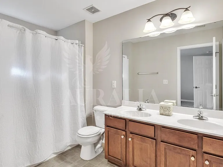 255 Hampshire Downs Dr — Photo 16