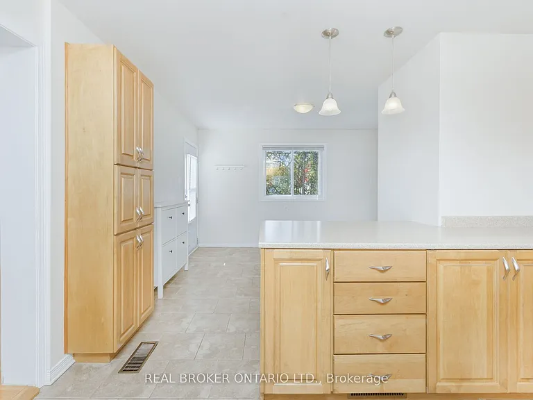 35 Victoria St — Photo 20