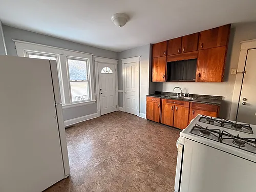 2223 53rd St Photo 1