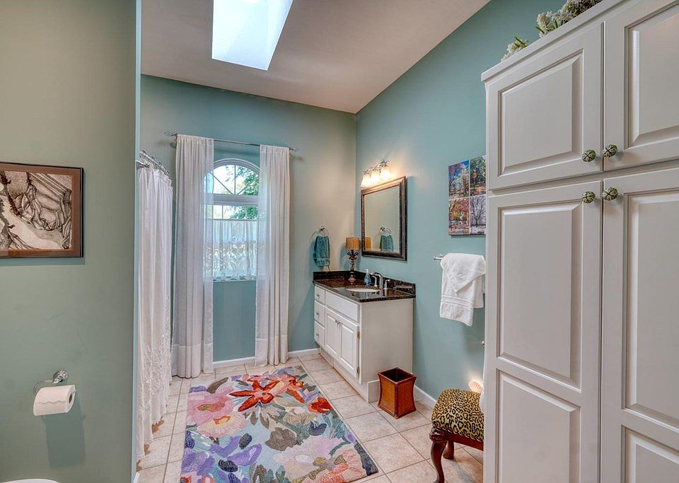 28th image of 198 Riverbend Dr