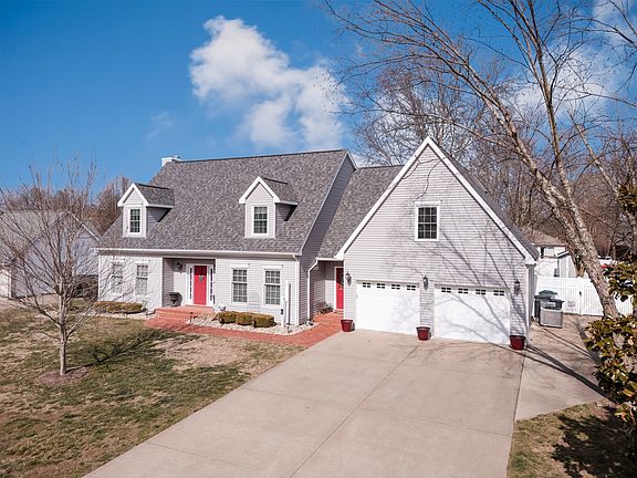 3rd image of 804 Aurora Ln
