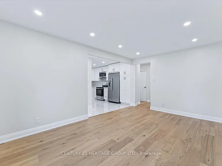 39 Reiner Rd #UPPER — Photo 20