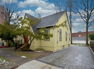 406 Sherman Pl, Fairview, NJ 07022