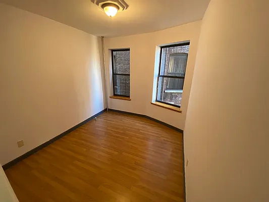 Sold by Voro, LLC | media 6