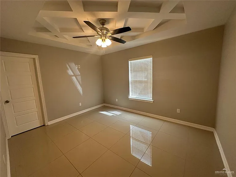 827 Whitewing St — Photo 10