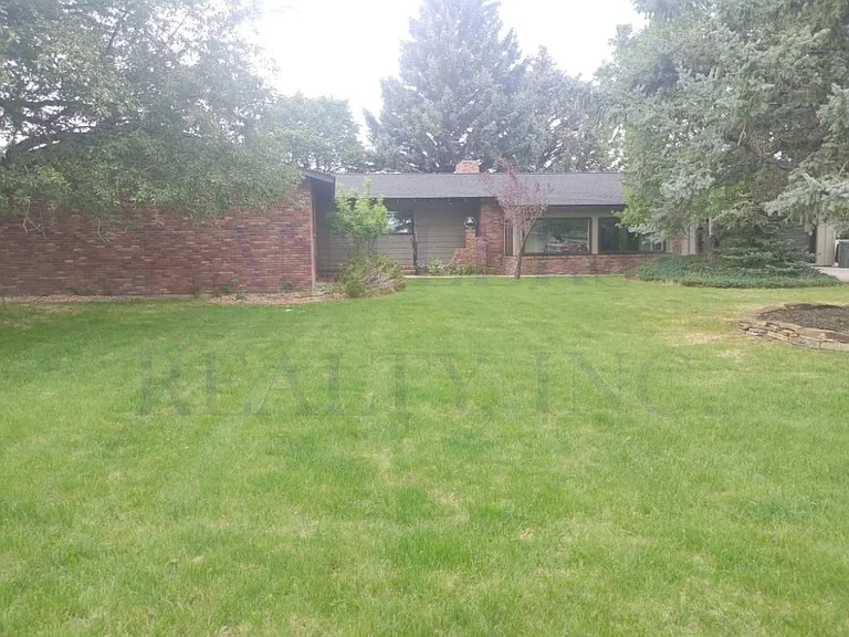 2537 Newton Ave — Photo 15