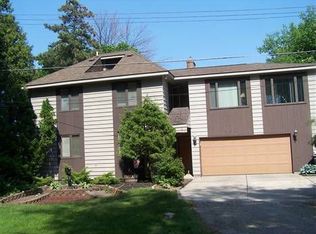 7790 Lakeshore Rd, Lakeport, MI 48059