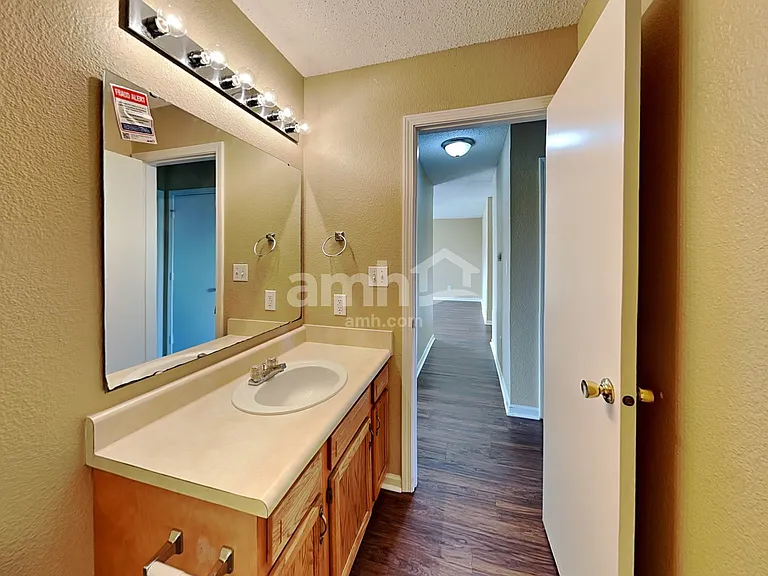 5719 Wood Hollow Dr — Photo 15