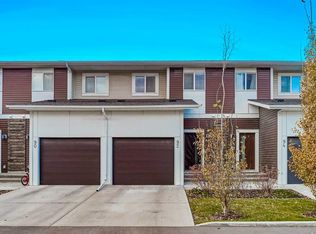 92 S Walden Ln SE, Calgary, AB T2X 2A7