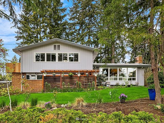 2nd image of 14848 NE 11th Pl