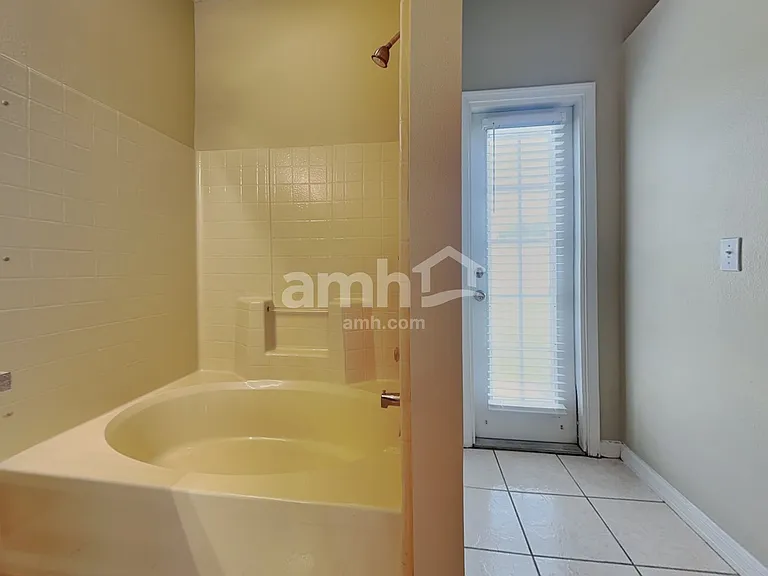 2505 Sherbrook Ln — Photo 14