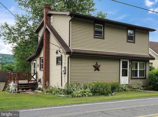 68 Rock Rd, Pine Grove, PA 17963