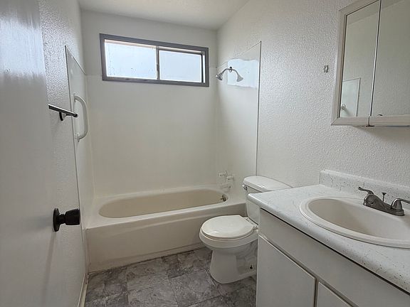 4th image of 1110 NE Puget St #A