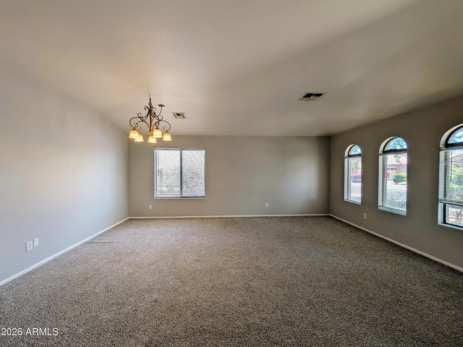 4 bed, 2.0 bath, 2151 sqft, $1,950 — Photo 3
