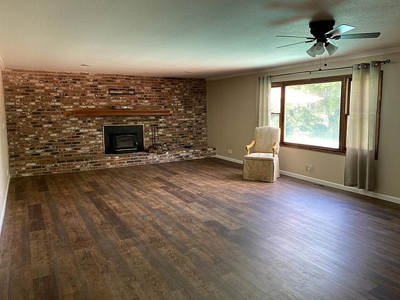 3rd image of 5175 E Fig Ave
