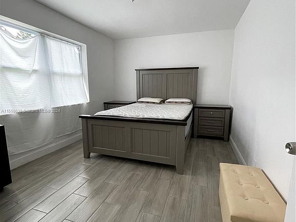 5th image of 2631 Lincoln St