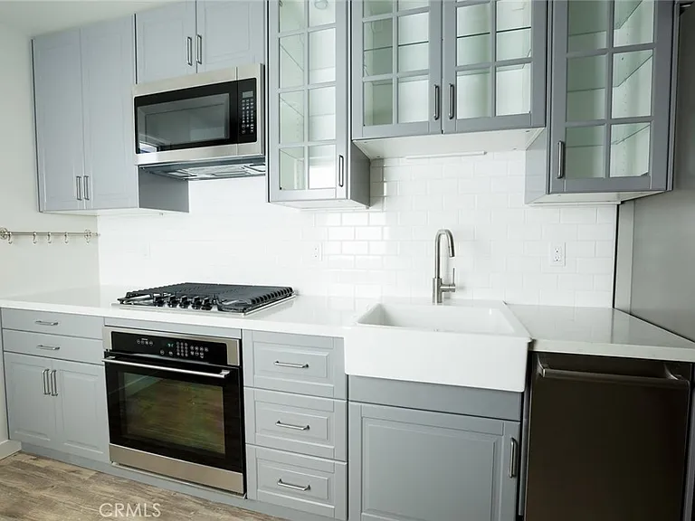 210 Laurel St #A — Photo 3