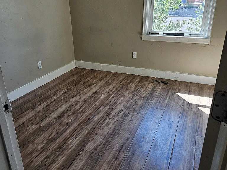 1700 E 4th St #1700 — Photo 7